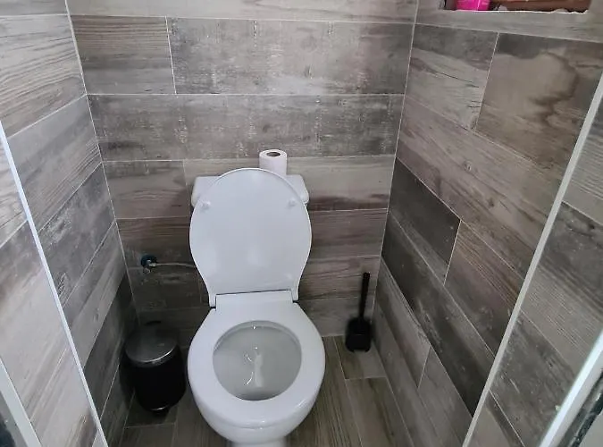 C Bruxelles Airport Cosy 公寓 *