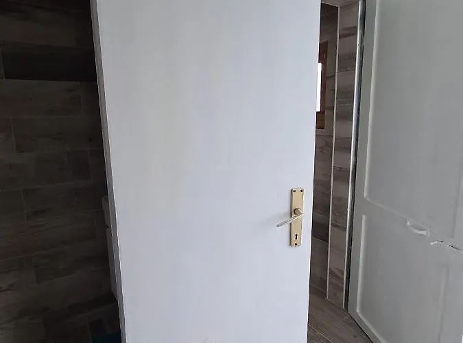 C Bruxelles Airport Cosy 公寓 沙勒罗瓦